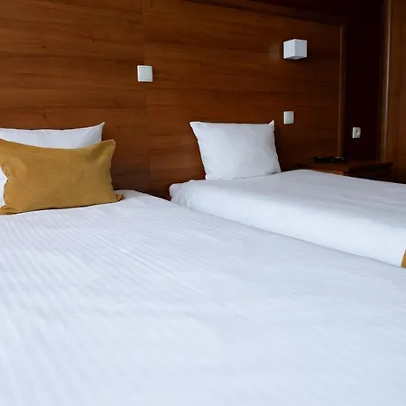 Hotel Quest - Dawniej Planeta Brzesko