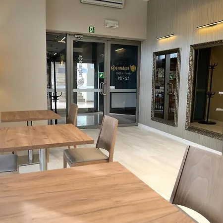 Hotel Quest - Dawniej Planeta