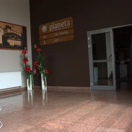 Отель Planeta Бжеско