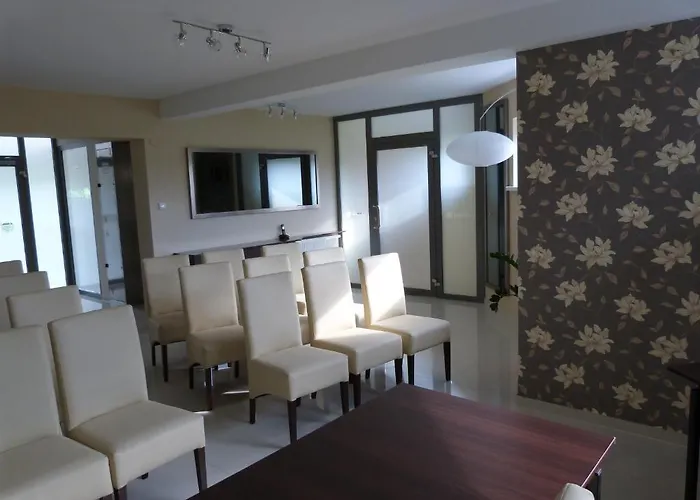 Quest - Dawniej Planeta Hotel